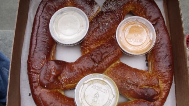 pretzel large.jpg
